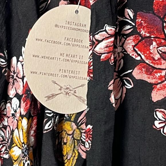 NWT Gypsies & Moondust Gigi Printed Keyhole Top Bell Sleeves Women's Size small - Picture 6 of 16